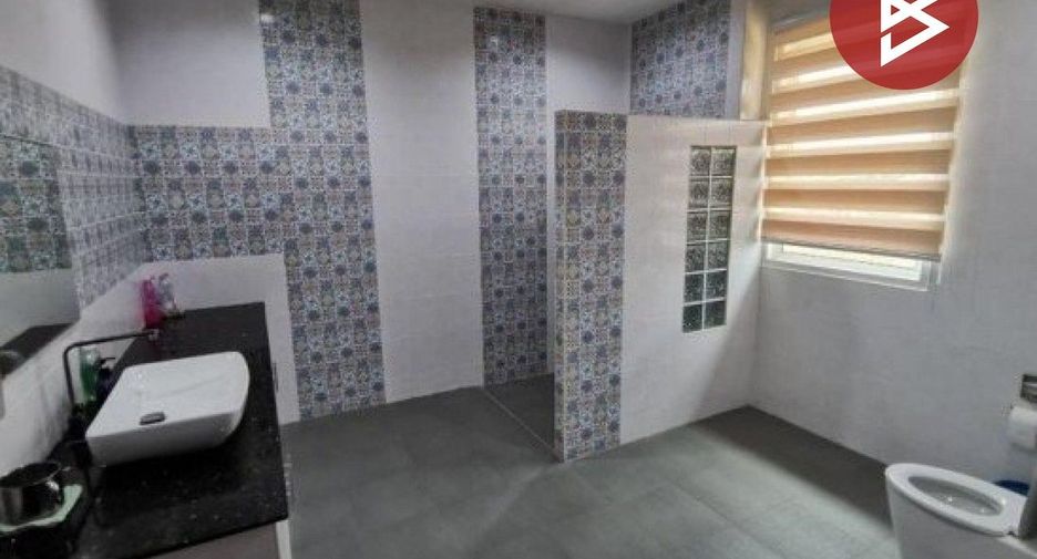 Oficina en venta en Krathum Baen, Samut Sakhon