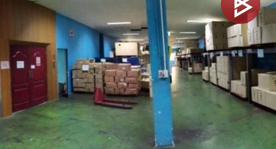 Oficina en venta en Krathum Baen, Samut Sakhon