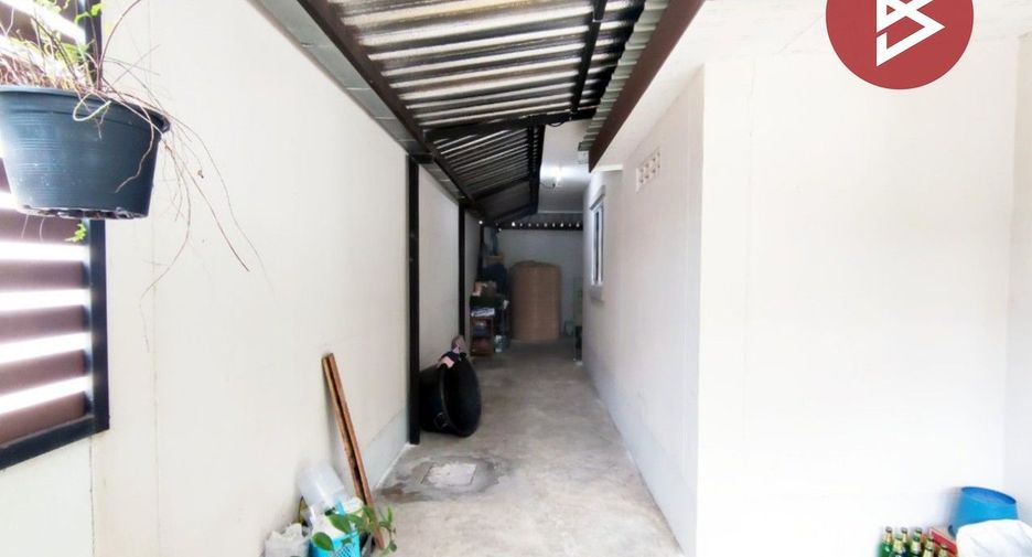 À vendre 2 chambres maison à Phan Thong, Chonburi