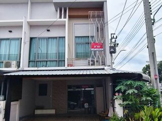 出售 4 卧室 联排别墅 在 Lat Krabang, 曼谷