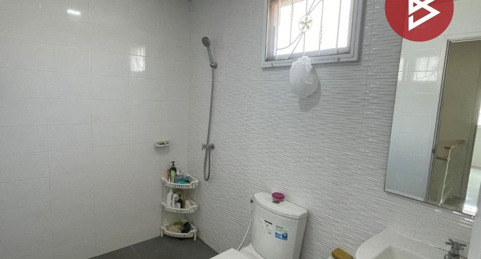 For sale 2 bedrooms townhouse in Khlong Luang, Pathum Thani
