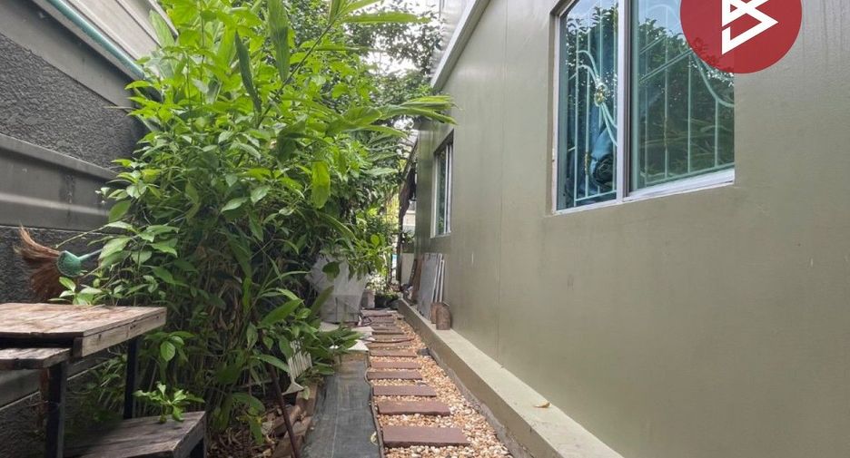For sale 2 bedrooms townhouse in Khlong Luang, Pathum Thani