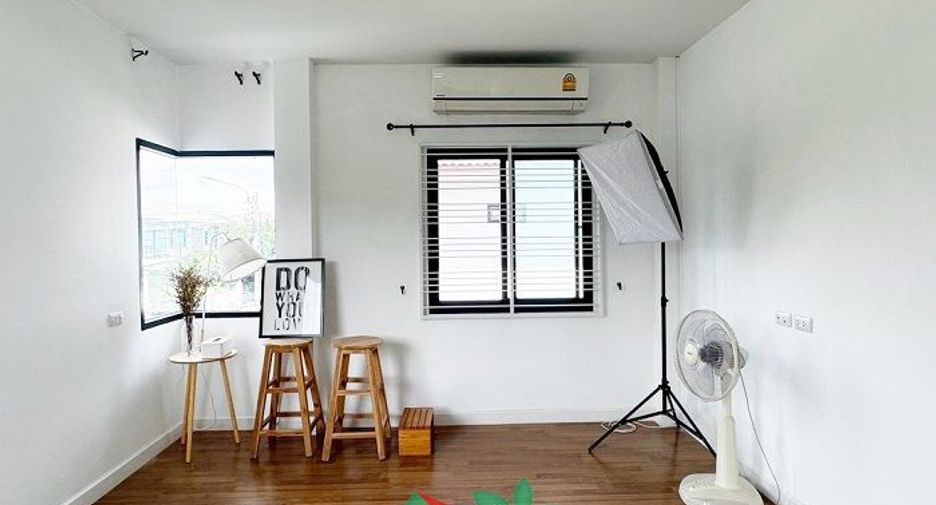 À vendre 4 chambres maison à Bang Bua Thong, Nonthaburi