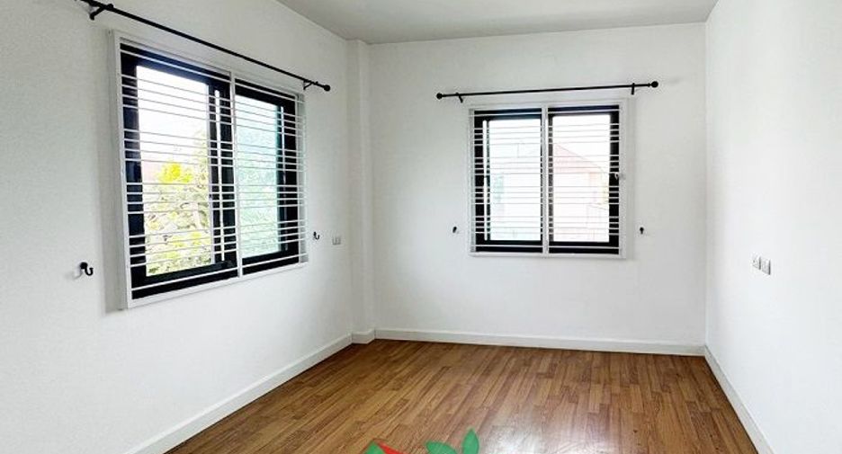 À vendre 4 chambres maison à Bang Bua Thong, Nonthaburi