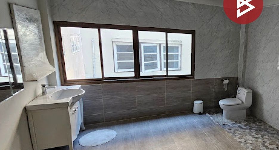 Local comercial en venta de 7 habitaciones en Nong Khaem, Bangkok