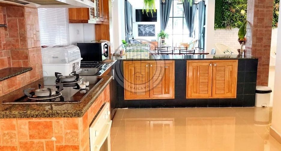 Villa en alquiler de 4 habitaciones en Jomtien, Pattaya