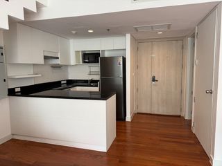 For rent 3 bedrooms serviced apartment in Watthana, Bangkok