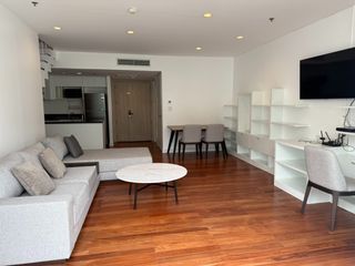 For rent 3 bedrooms serviced apartment in Watthana, Bangkok