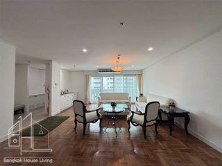 For rent 3 bedrooms condo in Khlong Toei, Bangkok