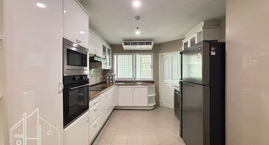 For rent 3 bedrooms condo in Khlong Toei, Bangkok