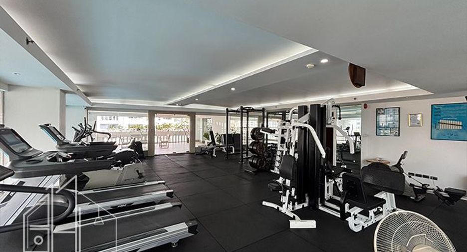 For rent 3 bedrooms condo in Khlong Toei, Bangkok