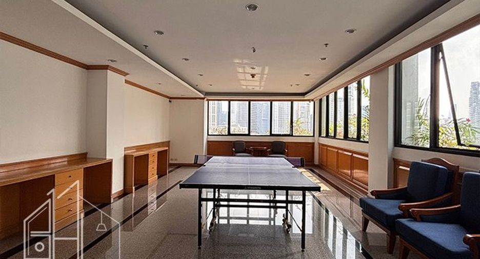 For rent 3 bedrooms condo in Khlong Toei, Bangkok