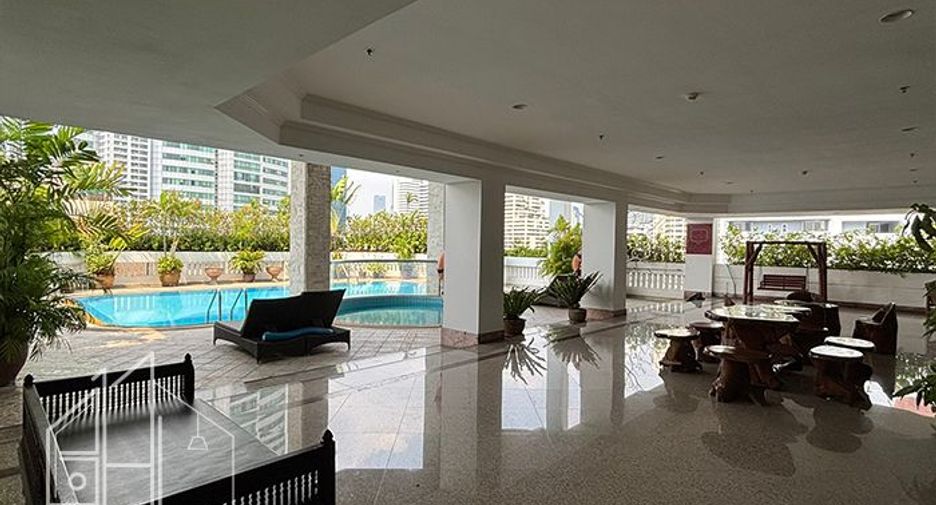 For rent 3 bedrooms condo in Khlong Toei, Bangkok