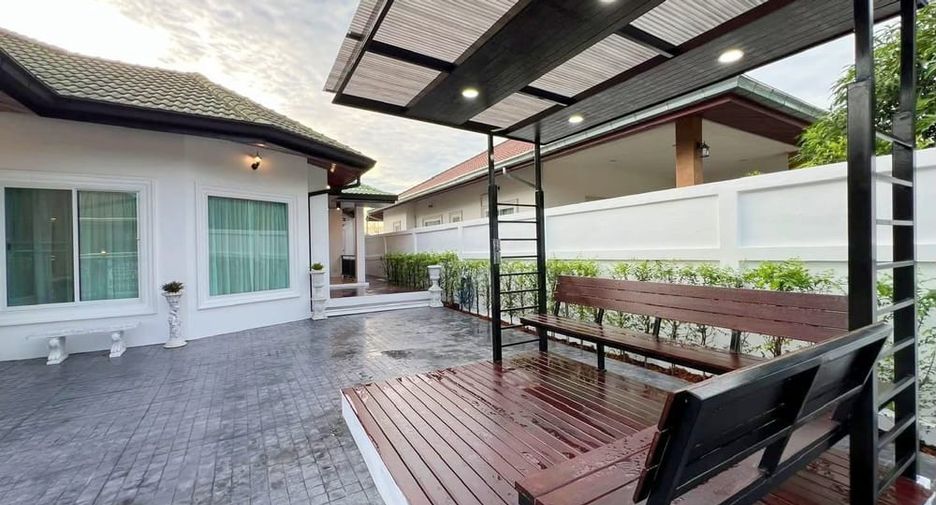 Haus zur Miete mit 4 Zimmer in Bang Lamung, Chonburi
