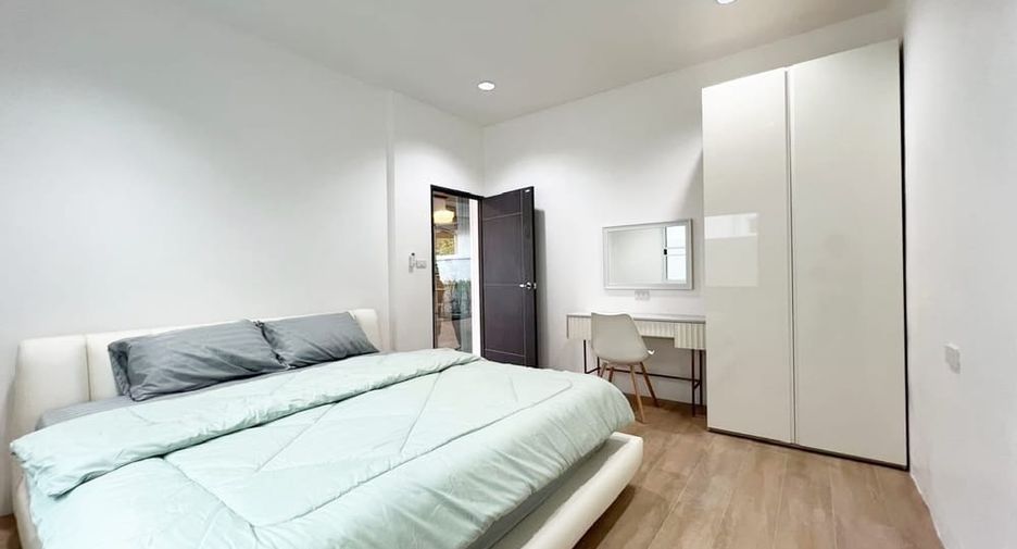 Haus zur Miete mit 4 Zimmer in Bang Lamung, Chonburi