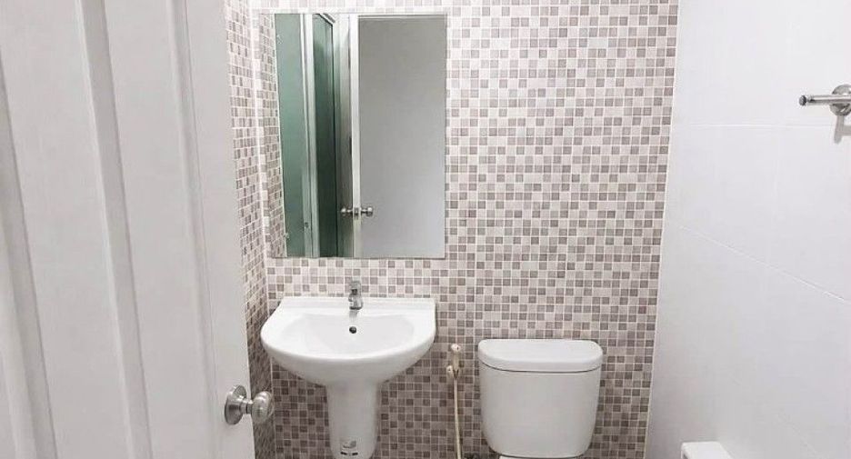For sale 3 bedrooms townhouse in Khlong Luang, Pathum Thani