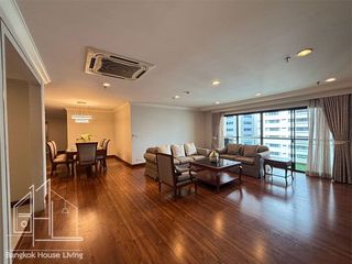 Apartamento en alquiler de 3 habitaciones en Watthana, Bangkok