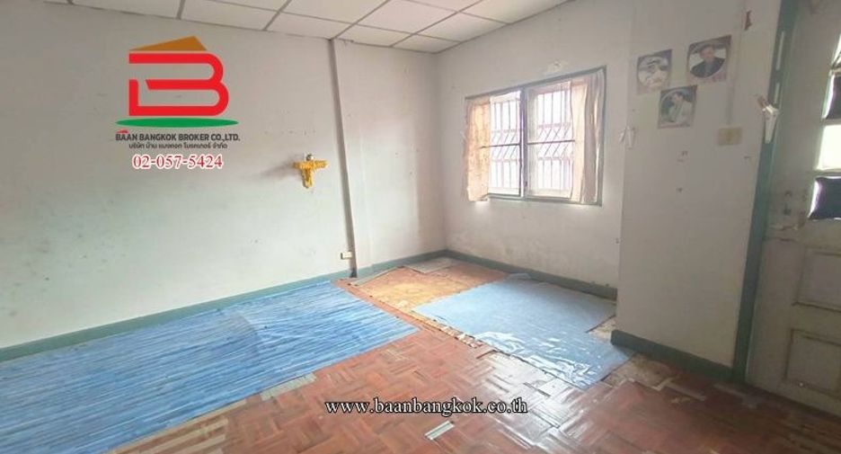 出售 2 卧室 联排别墅 在 Min Buri, 曼谷