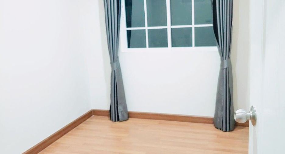 Casa adosada en alquiler de 4 habitaciones en Huay Yai, Pattaya