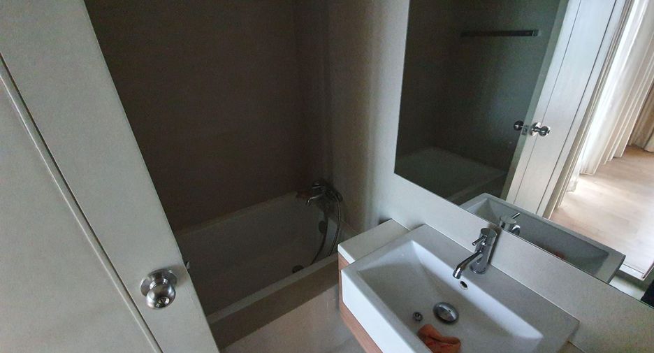 Аренда и продажа 2 спальни кондо в Кхлонг Тоеи, Бангкок
