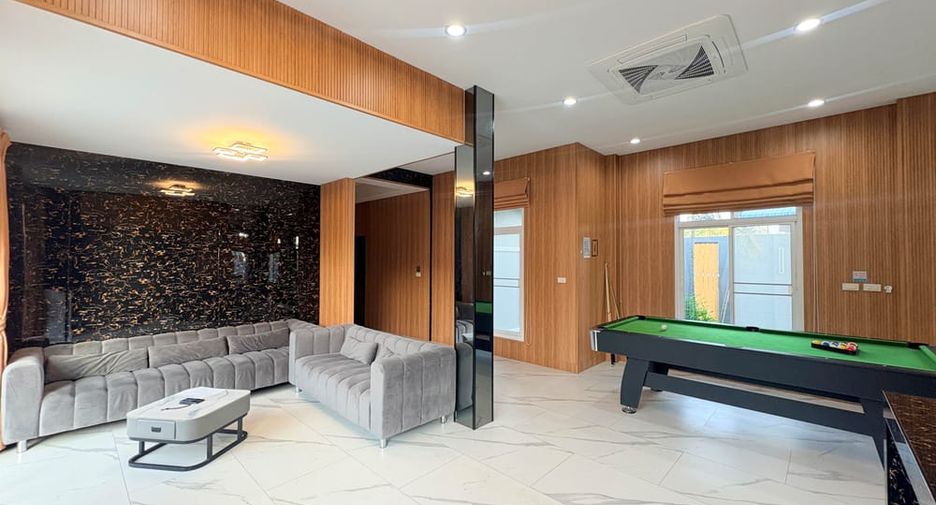 For rent 5 bedrooms villa in Jomtien, Pattaya