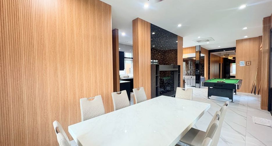 For rent 5 bedrooms villa in Jomtien, Pattaya