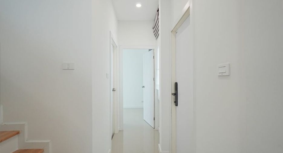 For sale 4 bedrooms house in Bang Lamung, Chonburi
