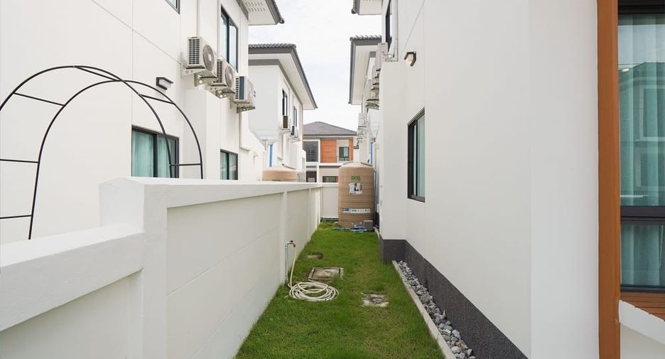 For sale 4 bedrooms house in Bang Lamung, Chonburi