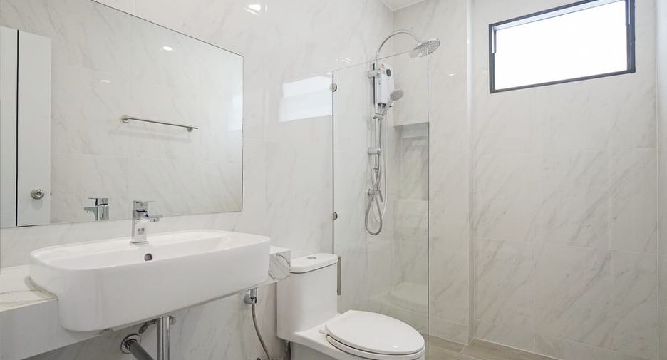 For sale 4 bedrooms house in Bang Lamung, Chonburi