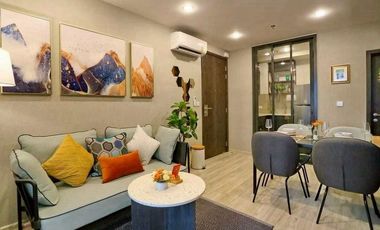 À louer 2 chambres condo à Huai Khwang, Bangkok