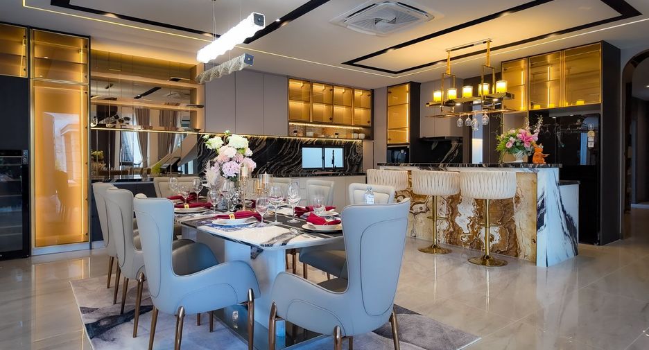 For sale 5 bedrooms villa in Bang Lamung, Chonburi