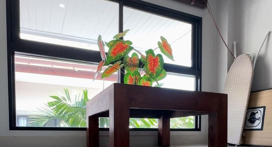 For rent 4 bedrooms villa in Huay Yai, Pattaya