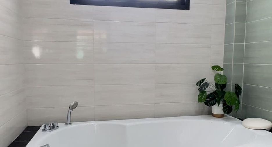 For rent 4 bedrooms villa in Huay Yai, Pattaya
