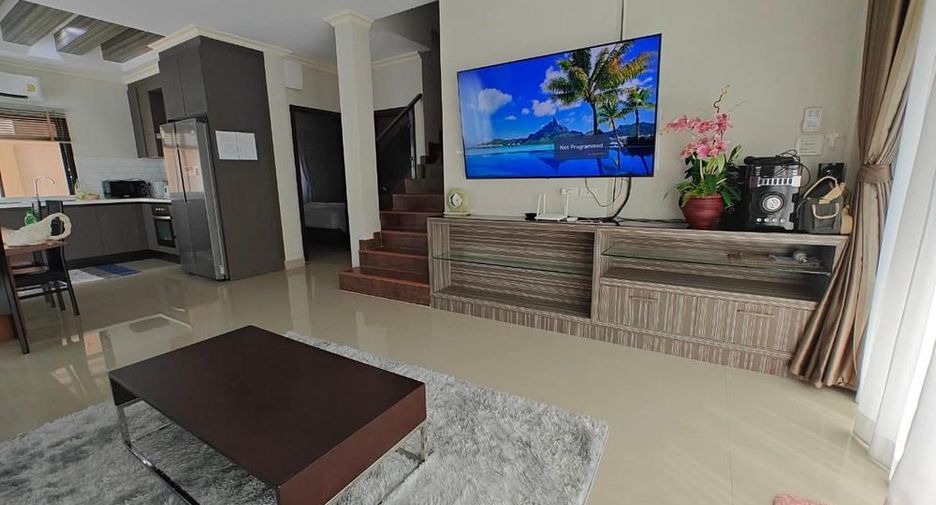 For rent 4 bedrooms villa in Huay Yai, Pattaya