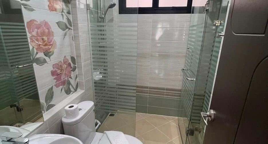 For rent 4 bedrooms villa in Huay Yai, Pattaya