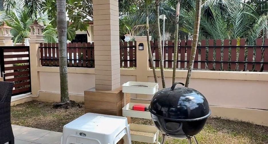 For rent 4 bedrooms villa in Huay Yai, Pattaya
