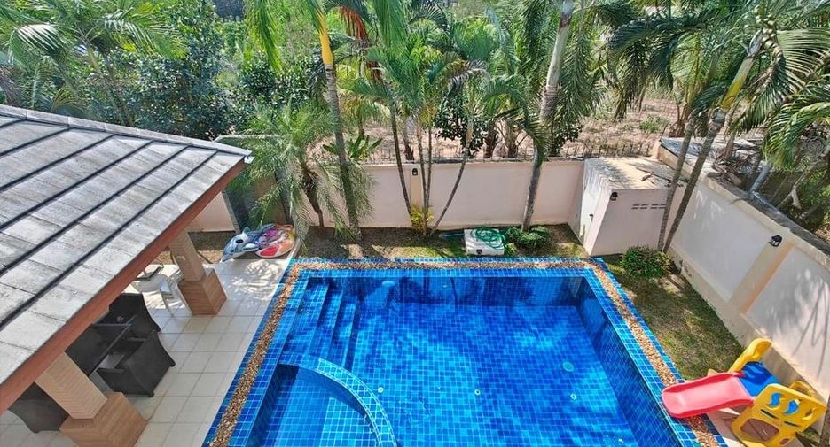 For rent 4 bedrooms villa in Huay Yai, Pattaya