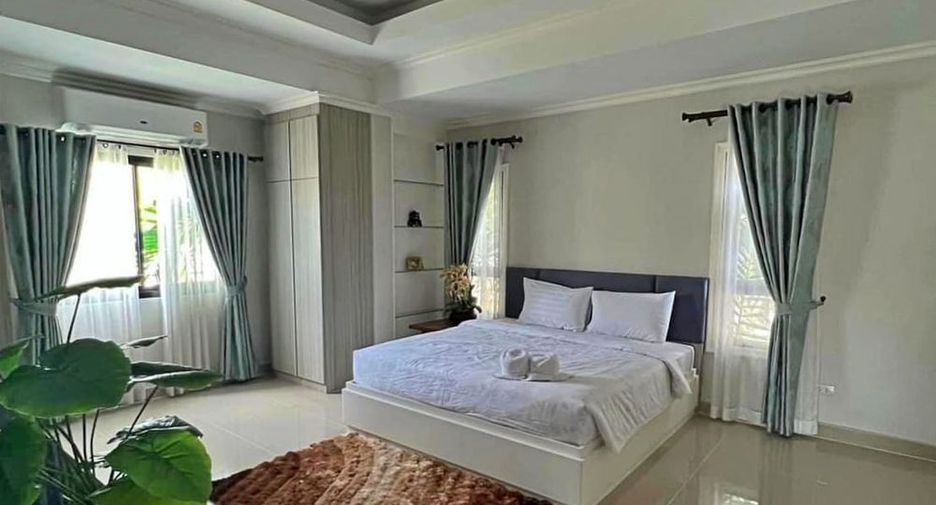 For rent 4 bedrooms villa in Huay Yai, Pattaya