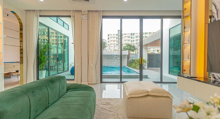 For sale 4 bedrooms villa in Jomtien, Pattaya