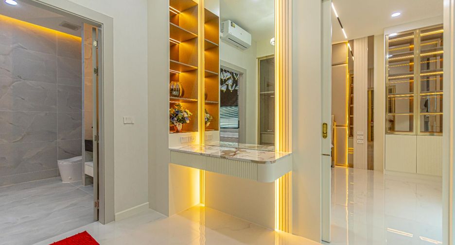 For sale 4 bedrooms villa in Jomtien, Pattaya
