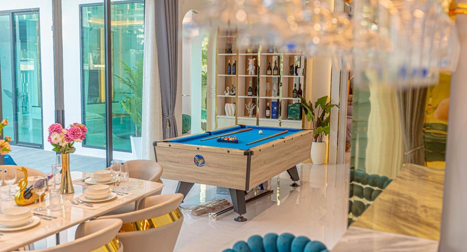 For sale 4 bedrooms villa in Jomtien, Pattaya