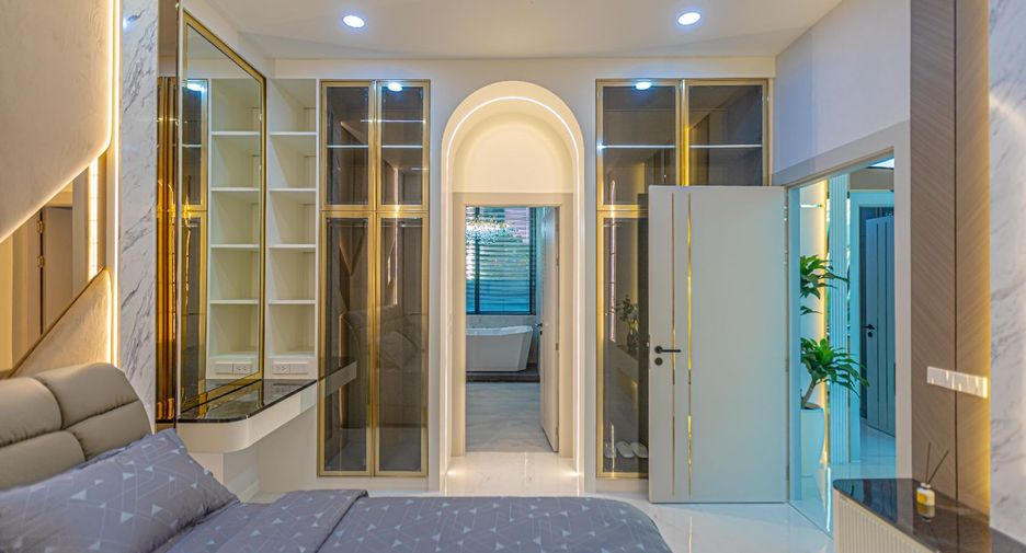 For sale 4 bedrooms villa in Jomtien, Pattaya