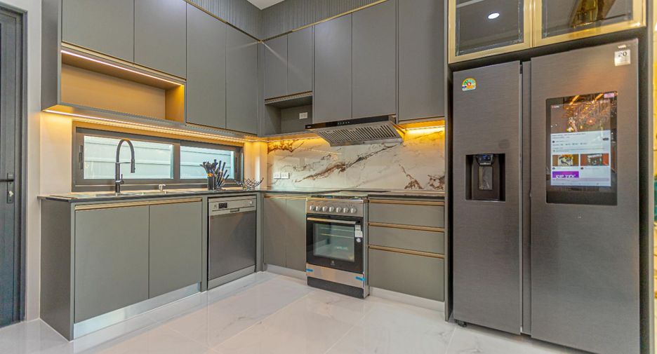 For sale 4 bedrooms villa in Jomtien, Pattaya