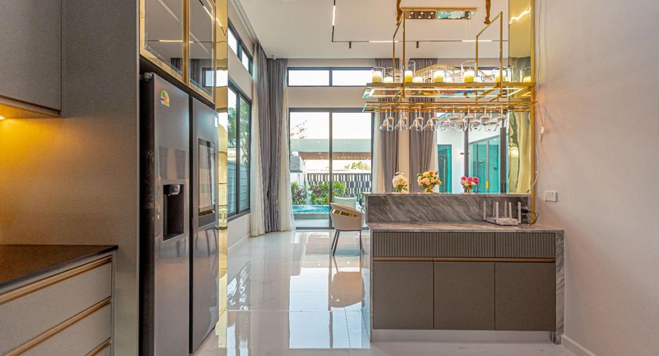For sale 4 bedrooms villa in Jomtien, Pattaya