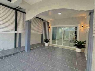 Casa adosada en venta de 4 habitaciones en Bang Bua Thong, Nonthaburi