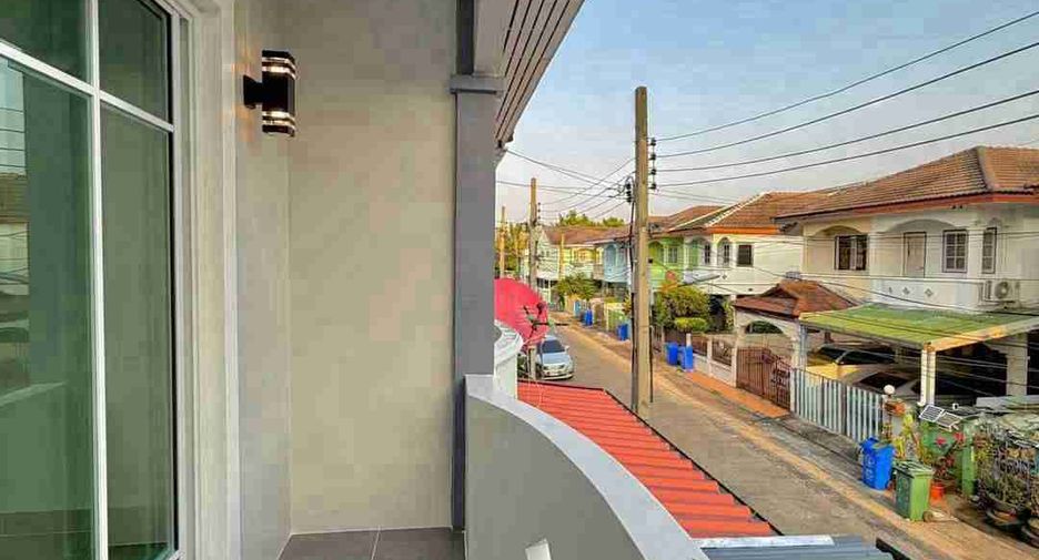 Casa adosada en venta de 4 habitaciones en Bang Bua Thong, Nonthaburi