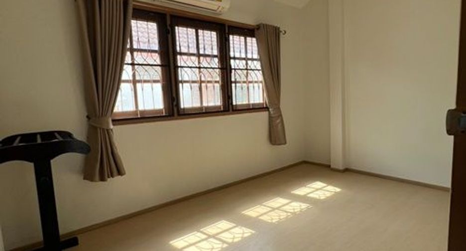 À louer 3 chambres maison à Pak Kret, Nonthaburi