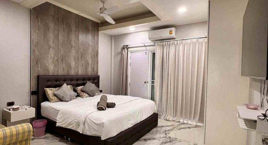For rent 4 bedrooms villa in Huay Yai, Pattaya