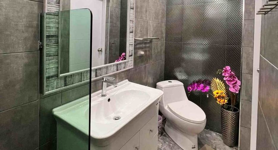 For rent 4 bedrooms villa in Huay Yai, Pattaya
