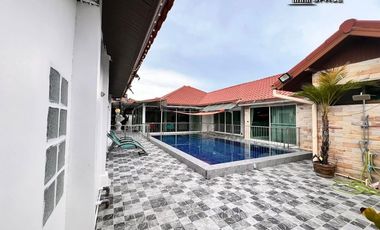 For rent 4 bedrooms villa in Huay Yai, Pattaya